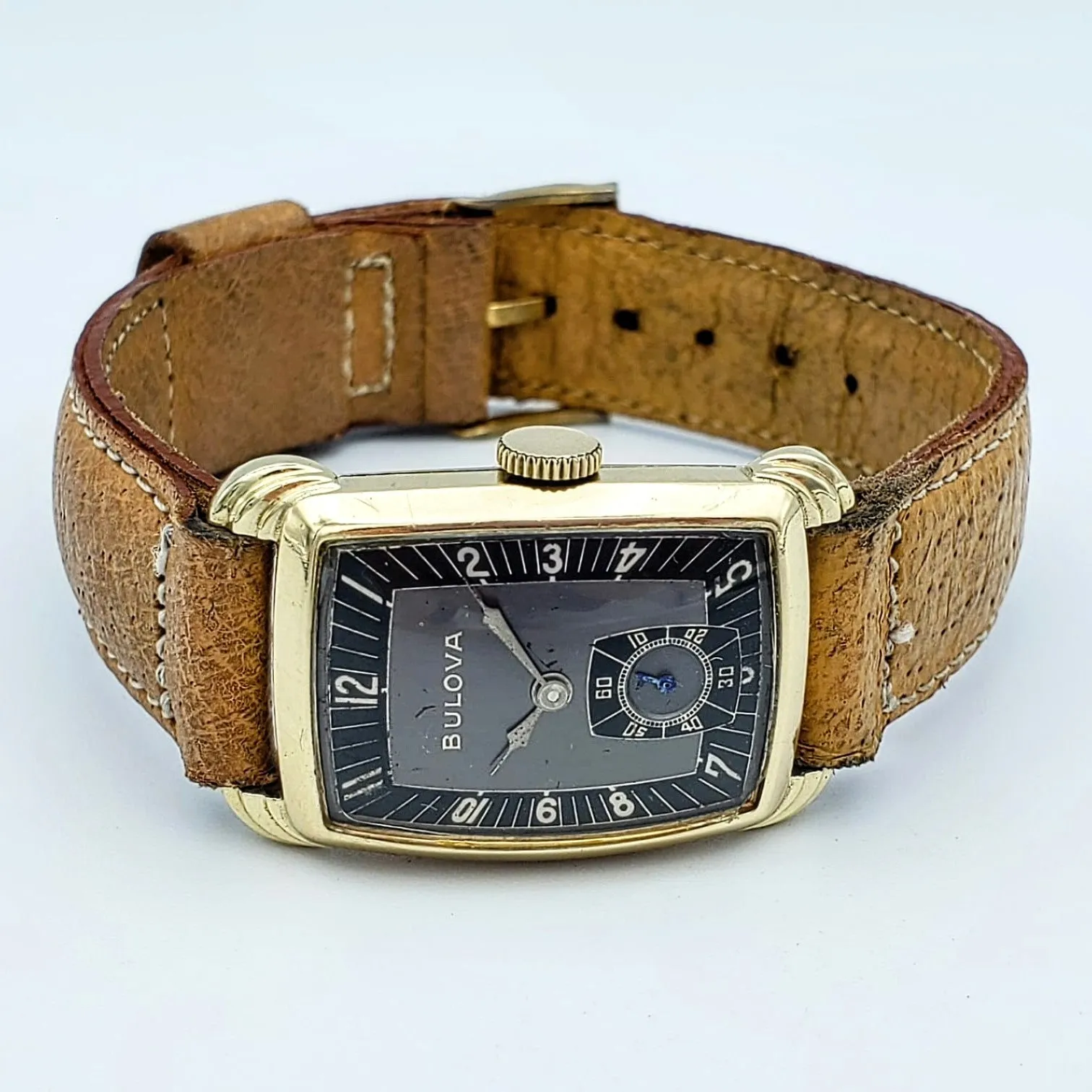 1947 BULOVA Senator Two-Tone Black Dial U.S.A. Caliber 8AE 17 Jewels Watch