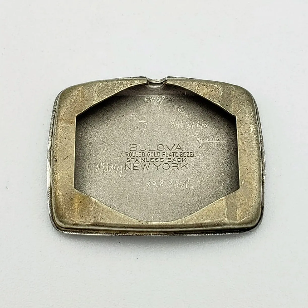 1947 BULOVA Senator Two-Tone Black Dial U.S.A. Caliber 8AE 17 Jewels Watch