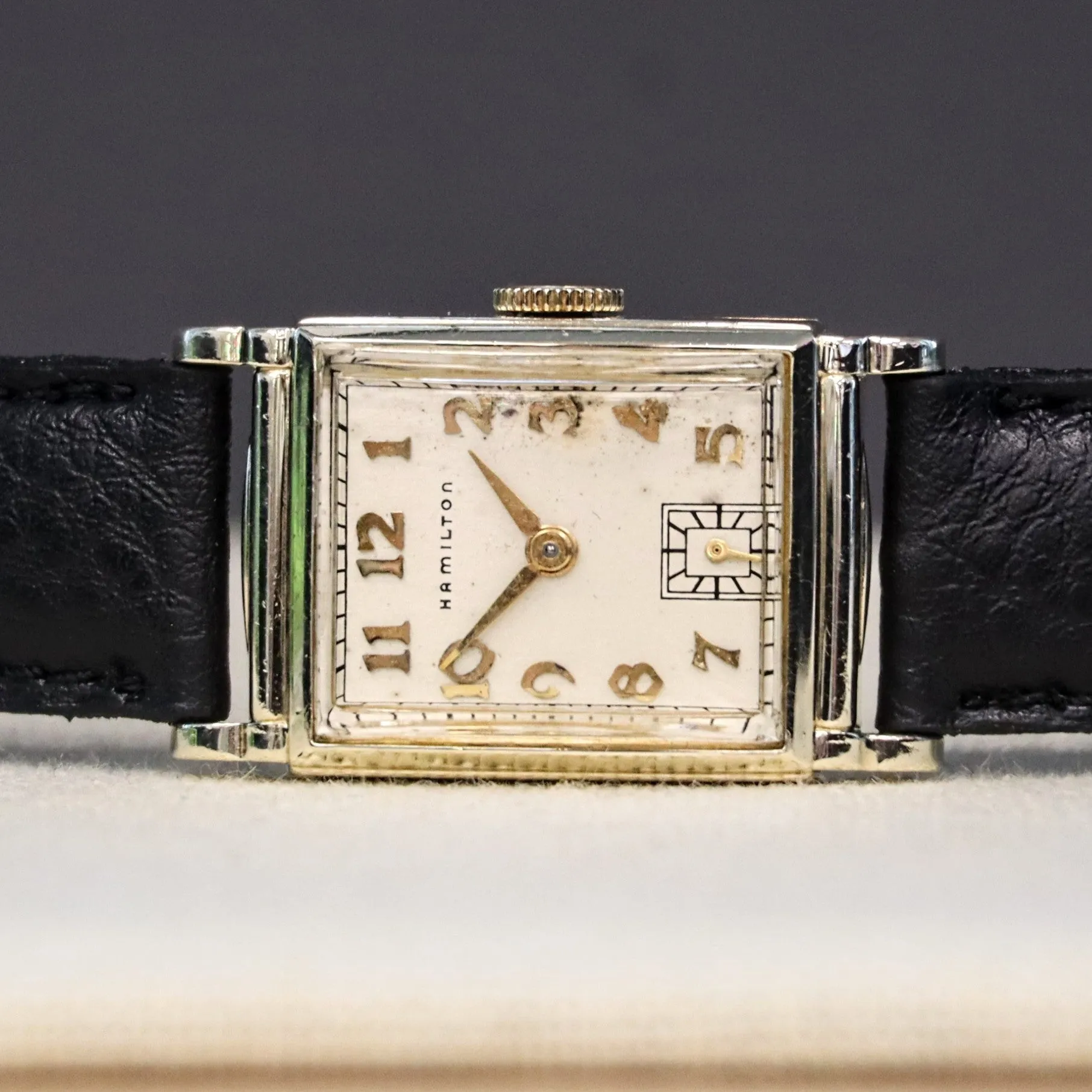 1949 HAMILTON Eaton Watch Cal. 980 17 Jewels Tank Case U.S.A. Made Wristwatch - In BOX!
