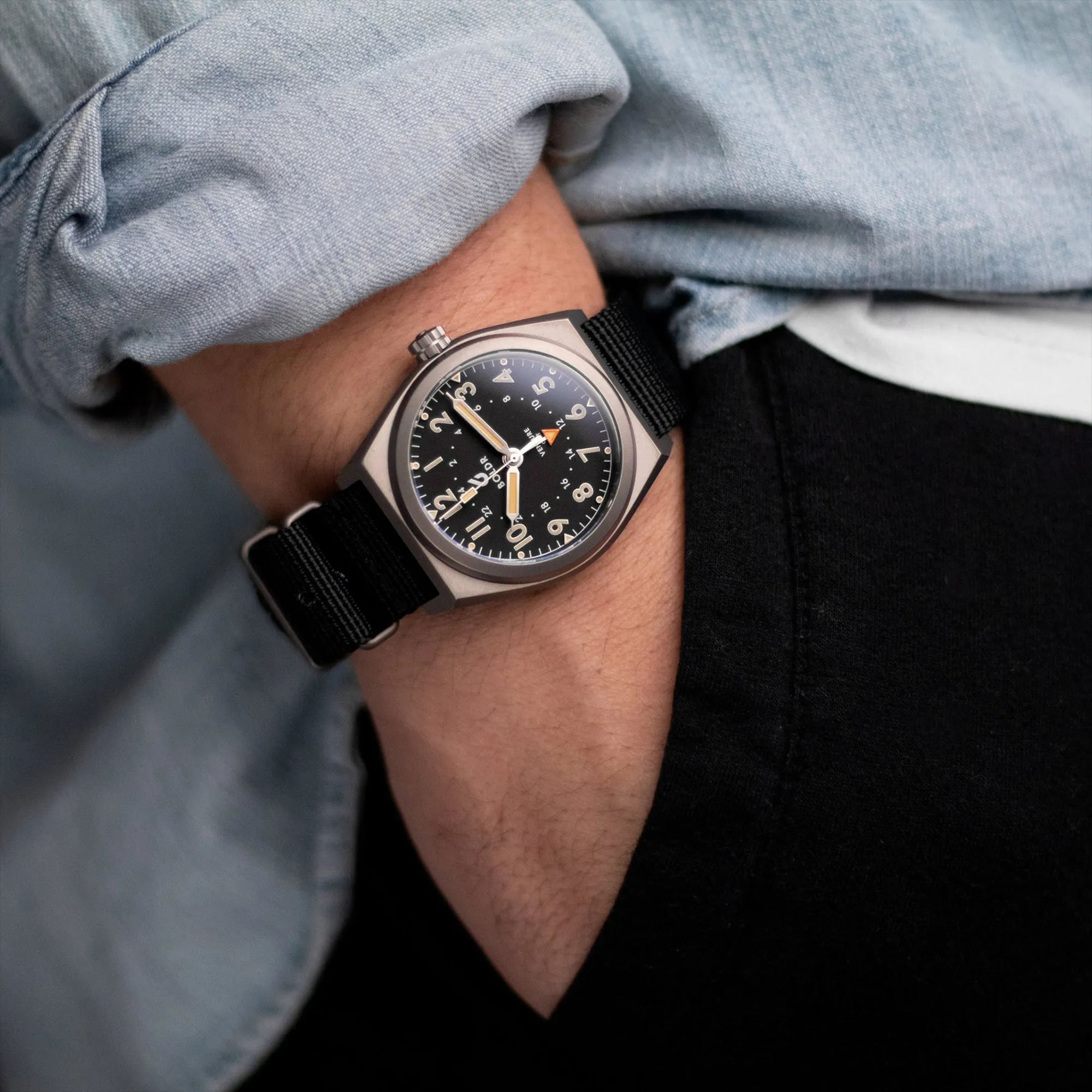 BOLDR - Venture Black GMT