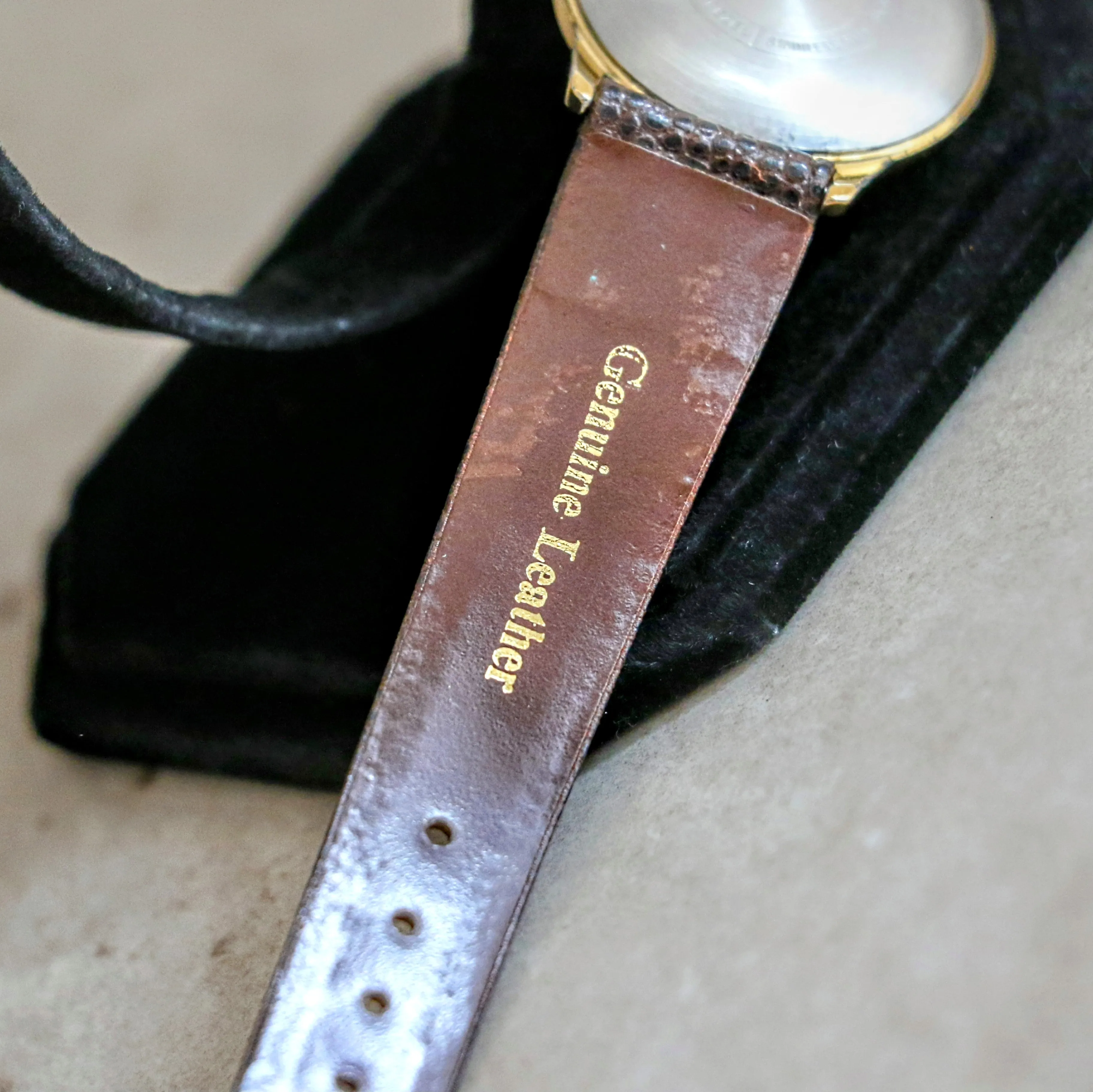 Classic TIMEX Watch Shock Resistant Manual Wind 32mm Vintage Wristwatch