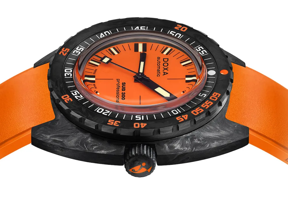 Doxa SUB 300 Carbon COSC Professional Rubber