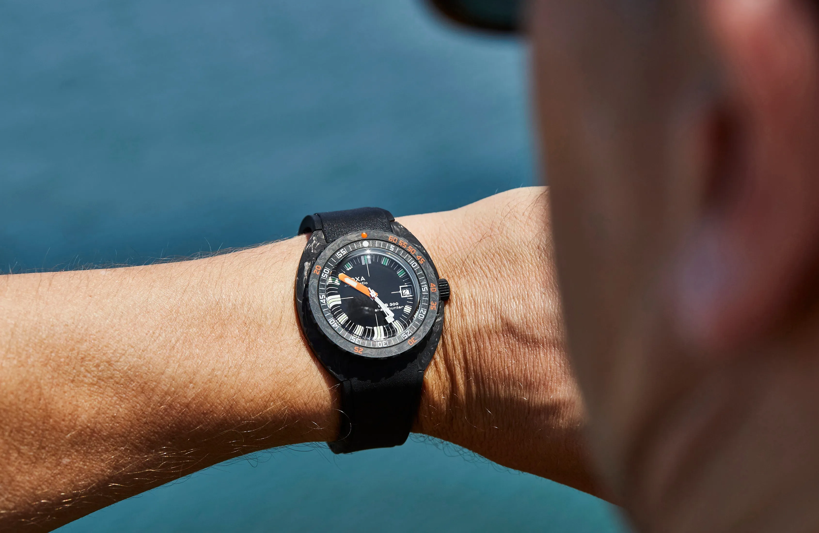 Doxa SUB 300 Carbon COSC Sharkhunter Rubber