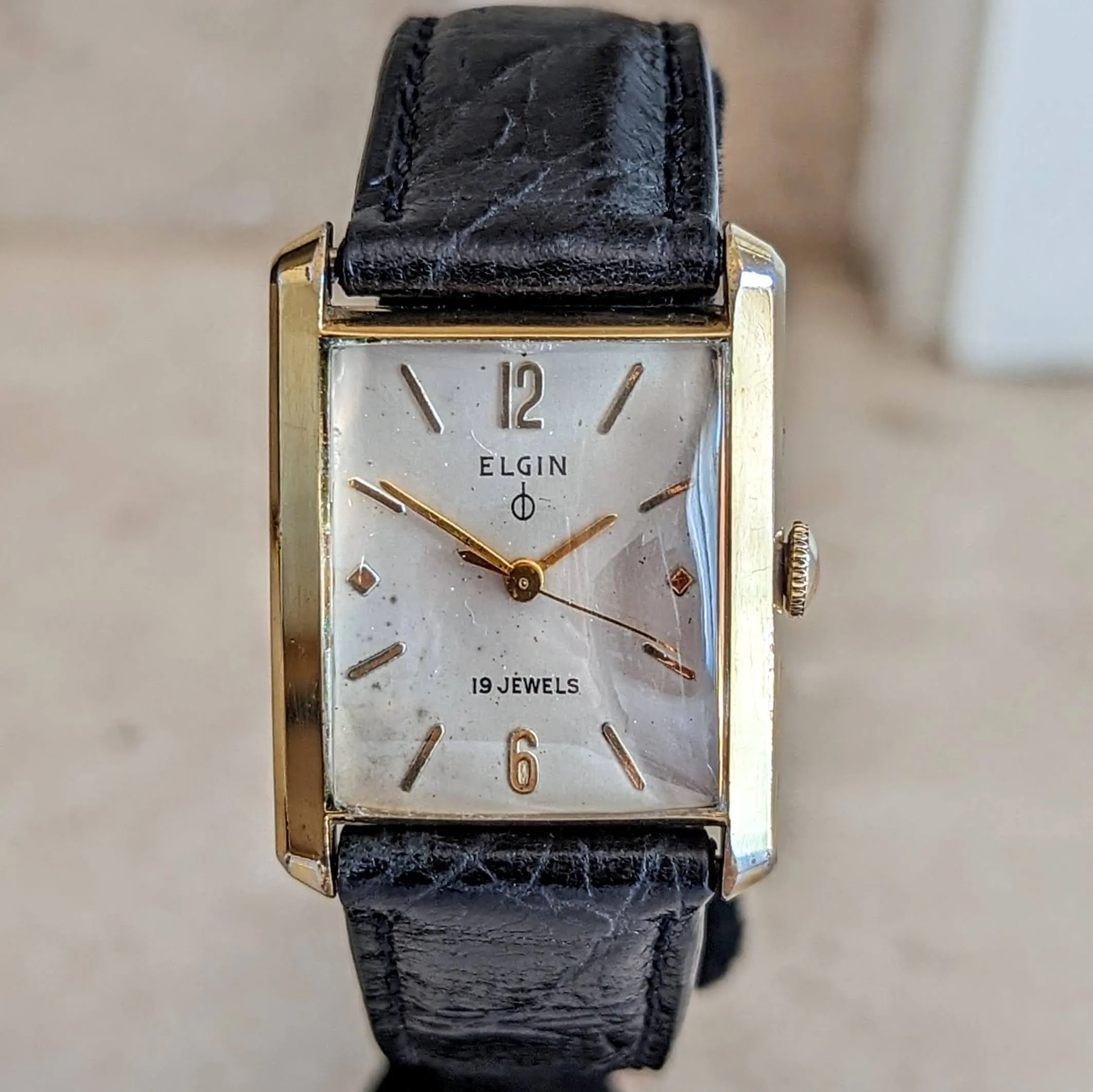 ELGIN DuraPower Wristwatch Cal. 752 ADJ’D 19 Jewels U.S.A Made Watch