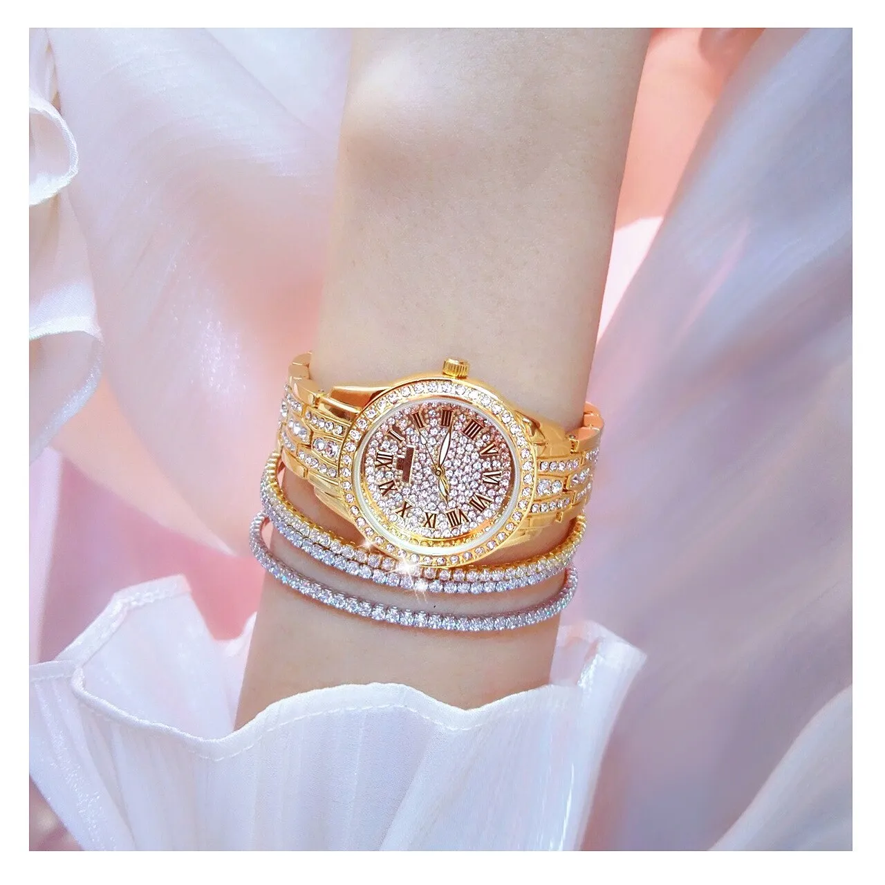 Hip Hop Luxury Women's Small Diamond Decor Silver Bracelet Wristwatch