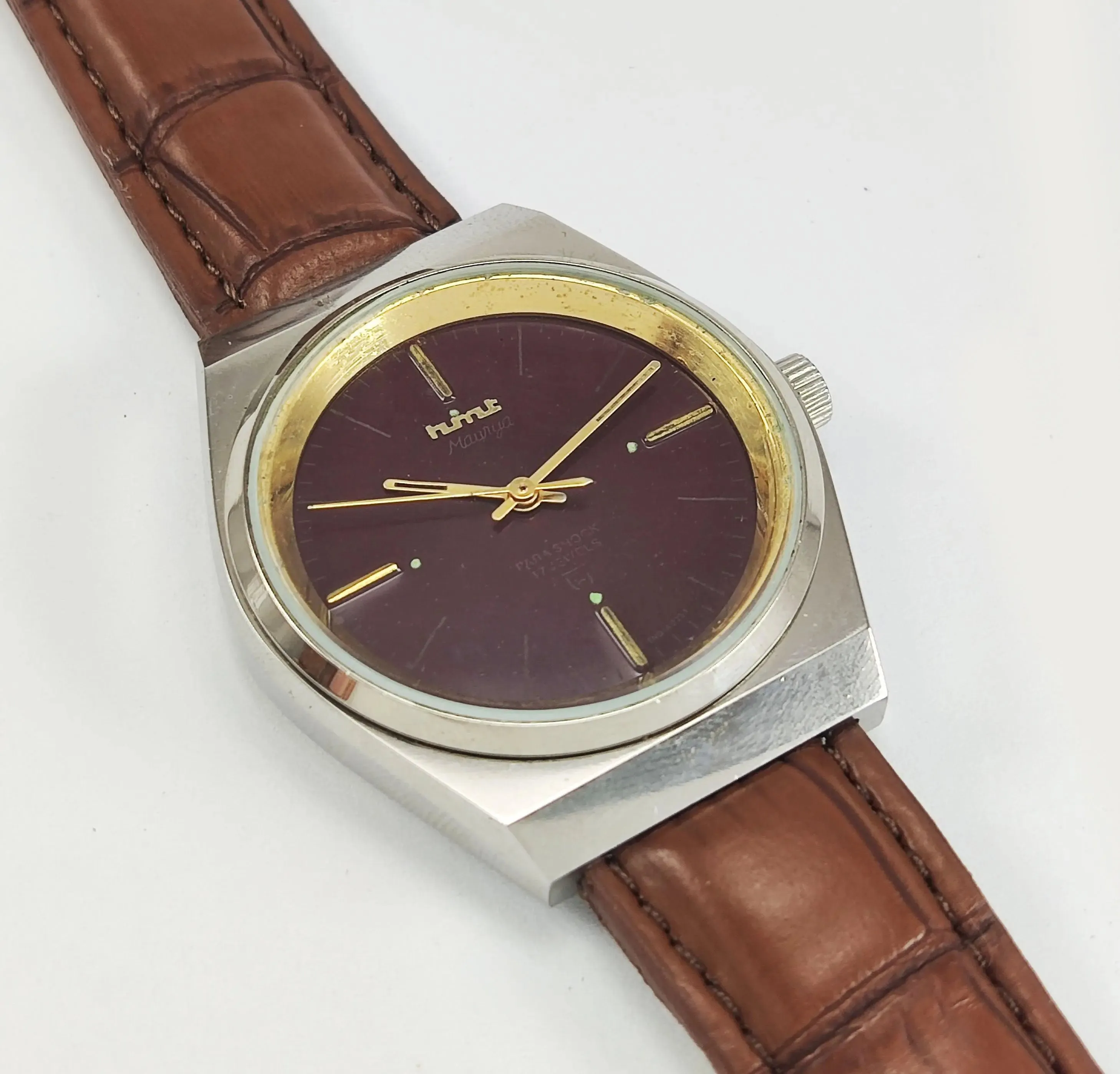 HMT Maurya Para Shock 17 Jewels Maroon Red Dial Mechanical Hand winding Men's Wrist Watch