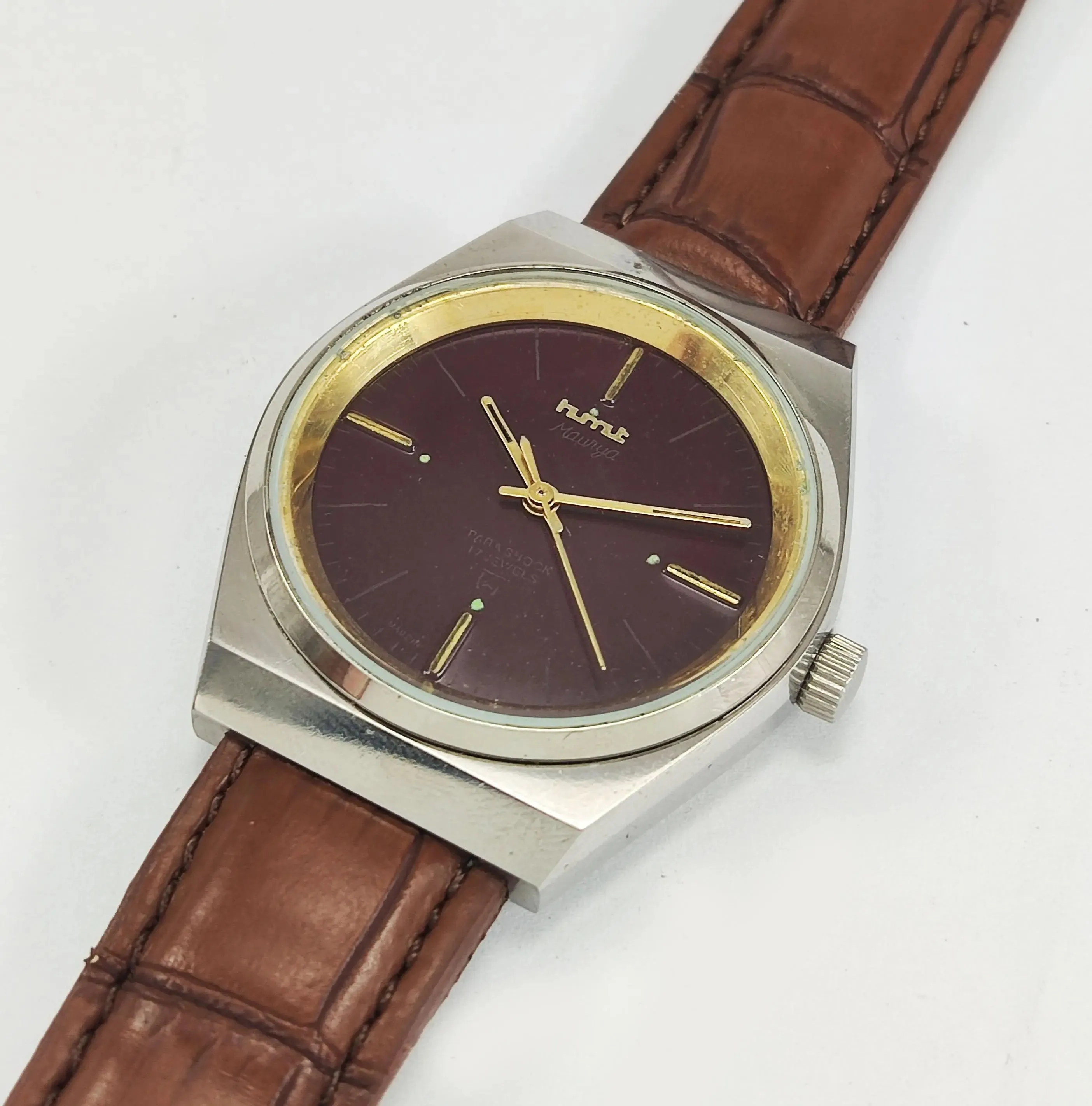 HMT Maurya Para Shock 17 Jewels Maroon Red Dial Mechanical Hand winding Men's Wrist Watch