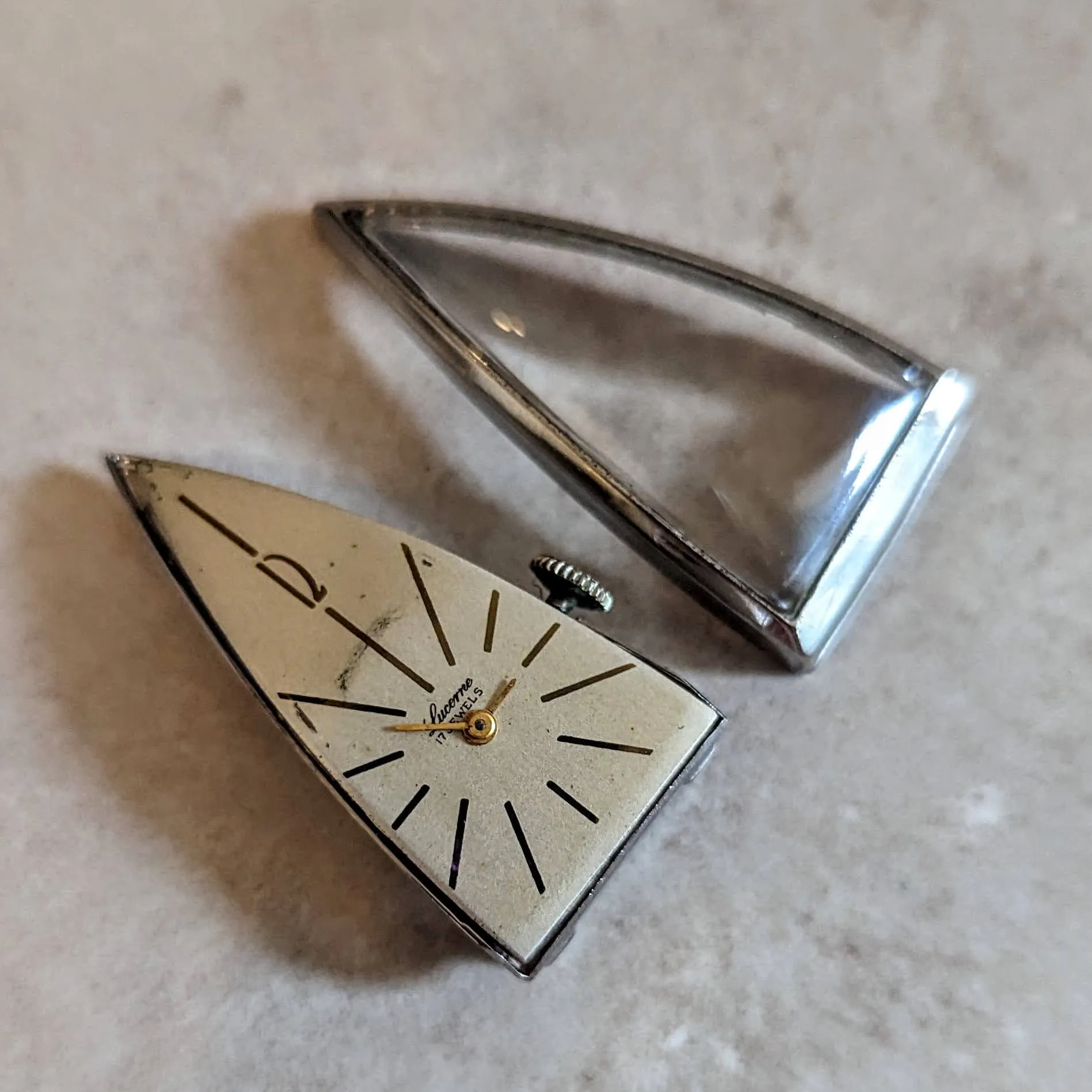 LUCERNE “A Parabolic Watch” 17 Jewels Triangle Wristwatch Swiss Made