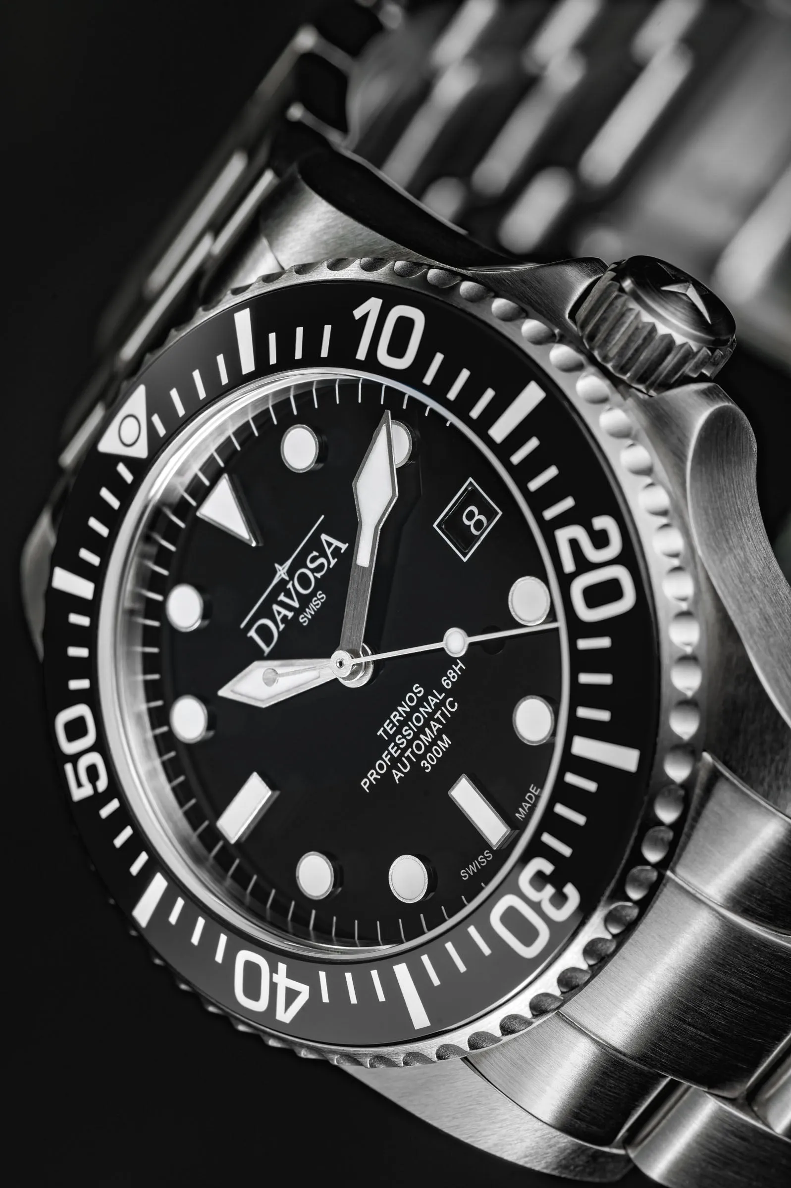 Ternos Professional 68h Automatic 300m Black Diving Watch 16153805 Pentalink