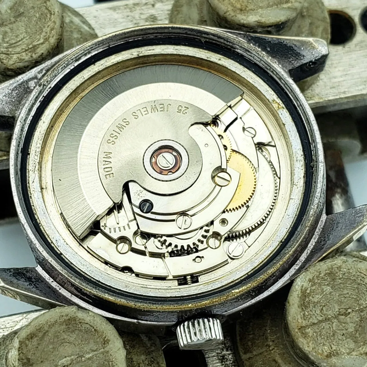 Vintage ITRACO Automatic Wristwatch Cal. ETA2789-1 25 J, Dual-Language Day/Date Watch