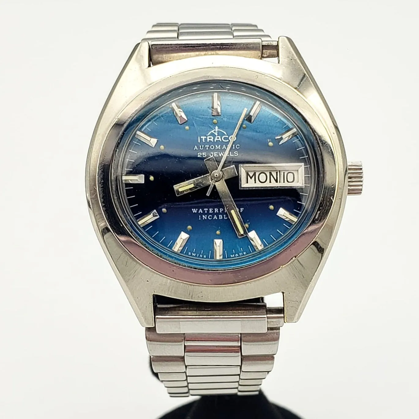 Vintage ITRACO Automatic Wristwatch Cal. ETA2789-1 25 J, Dual-Language Day/Date Watch