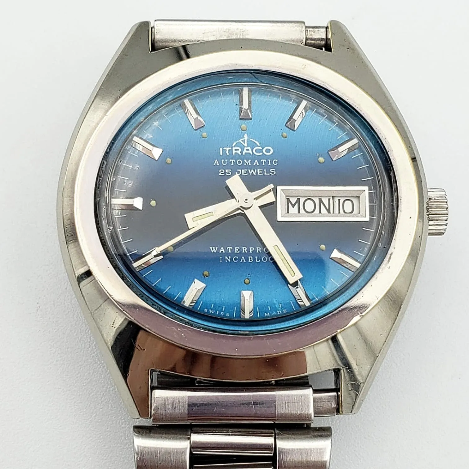 Vintage ITRACO Automatic Wristwatch Cal. ETA2789-1 25 J, Dual-Language Day/Date Watch
