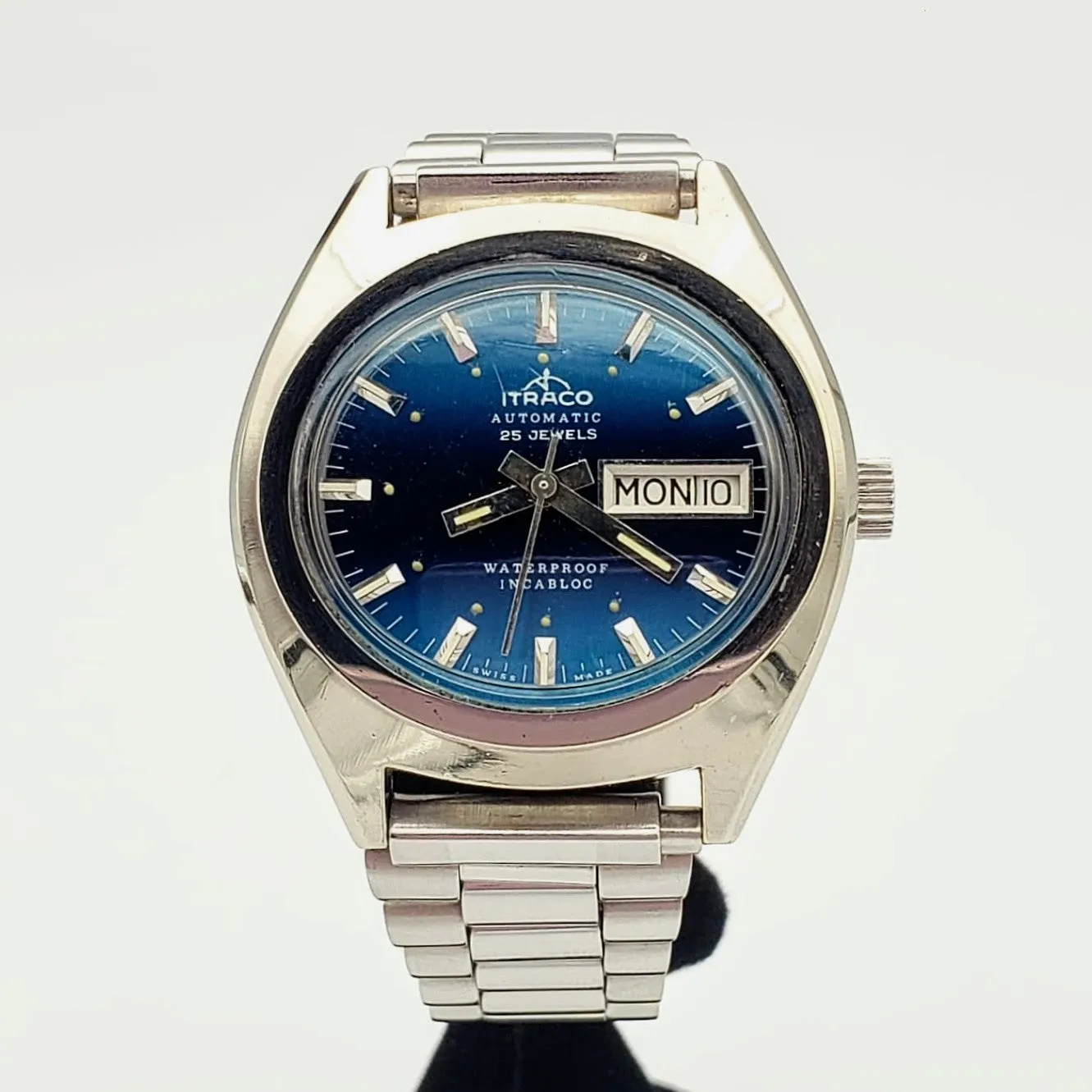 Vintage ITRACO Automatic Wristwatch Cal. ETA2789-1 25 J, Dual-Language Day/Date Watch